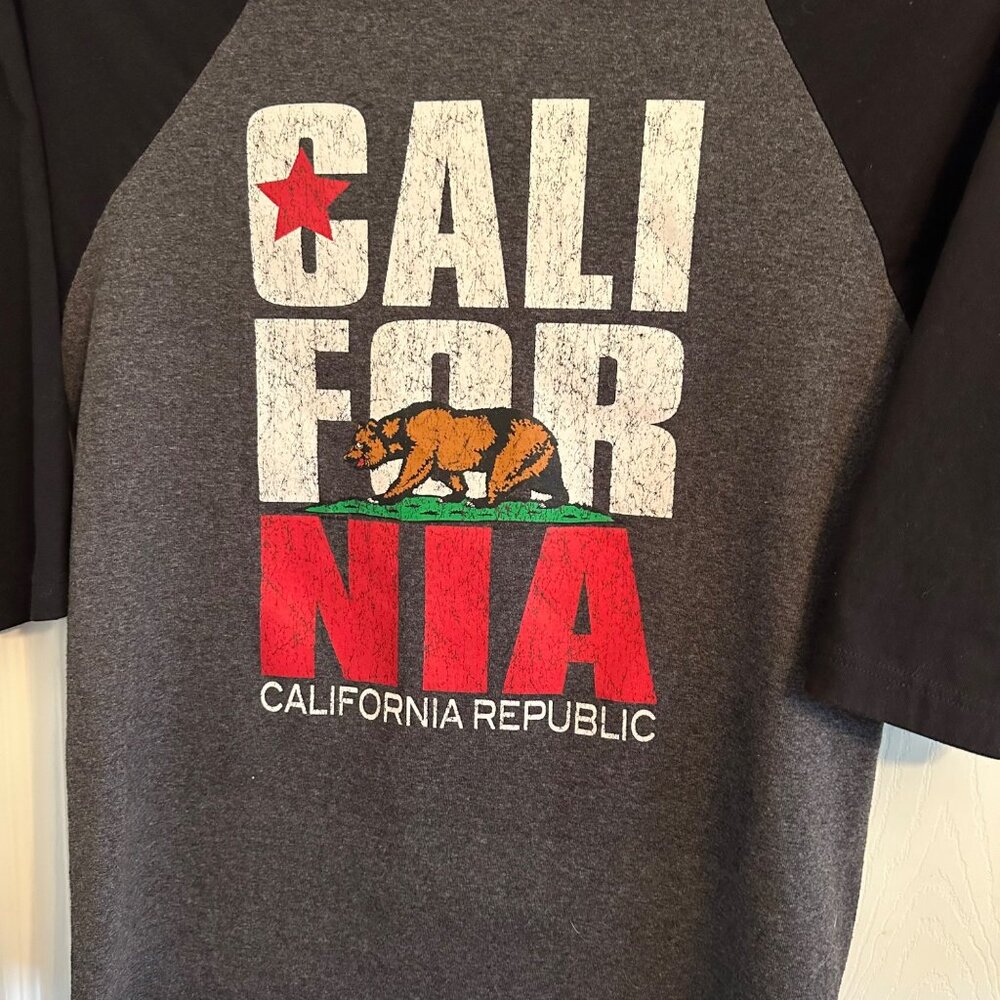 California Republic SHAKA Baseball Size M T-Shirt 3/4 Raglin Sleeve Gray Black - Picture 3 of 9